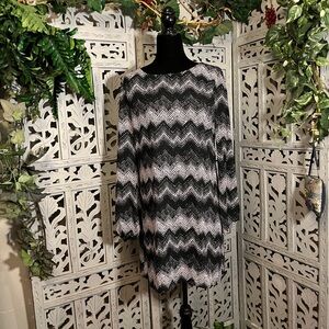 MAURICES MAGNIFICENT BLACK & CREAM ZIG ZAG PATTERN LONG SLEEVE MIDI PLUS DRESS